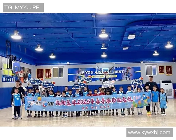 广州篮球队的蜕变之旅:从传统强队到现代化篮球俱乐部的探索与实践 广州篮球队的蜕变之旅:从传统强队到现代化篮球俱乐部的探索与实践